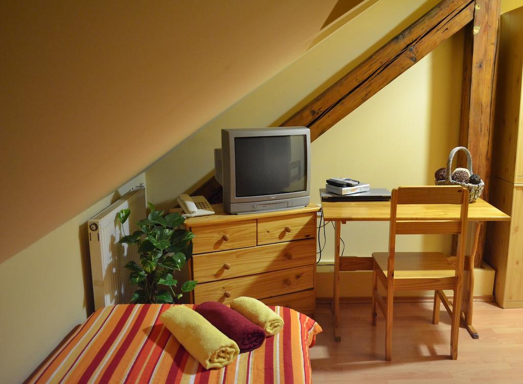 Hotel Byron Zlaté Moravce Habitación foto
