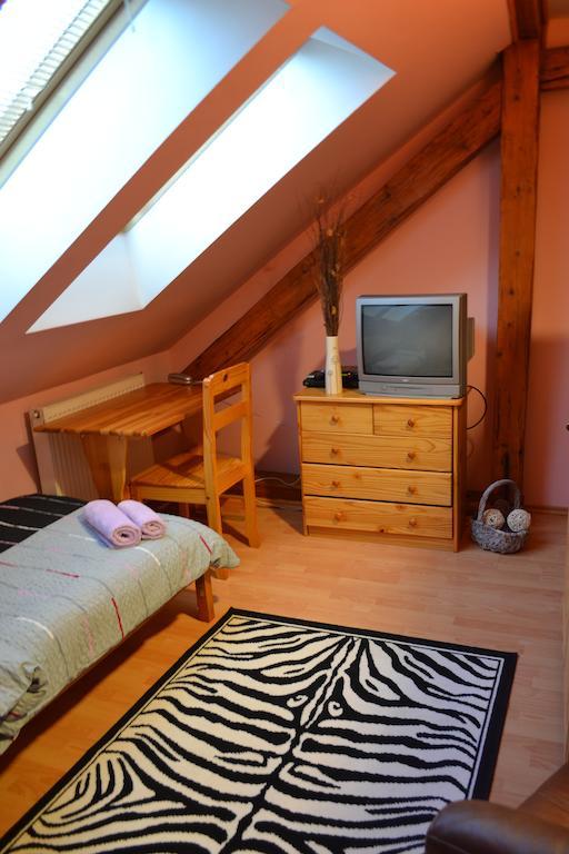 Hotel Byron Zlaté Moravce Habitación foto
